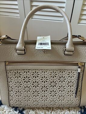 Kate Spade Embossed Croc. Stevie w gold hardware, 16” drop pop, 12” X 9”